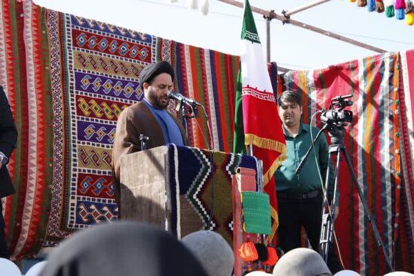 حضور پرشور دانش‌آموزان گچساران در راهپیمایی ۲۲ بهمن