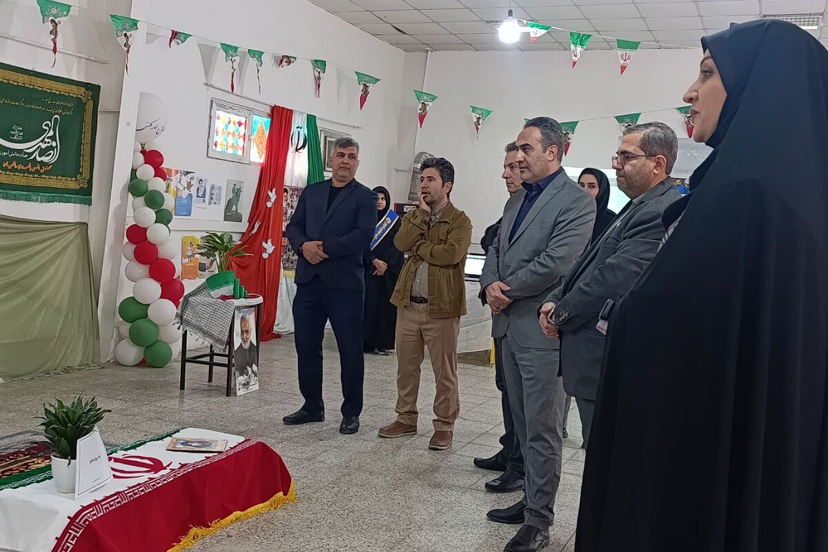 برپایی مدرسه انقلاب در هنرستان قدس ناحیه دو شهرری 