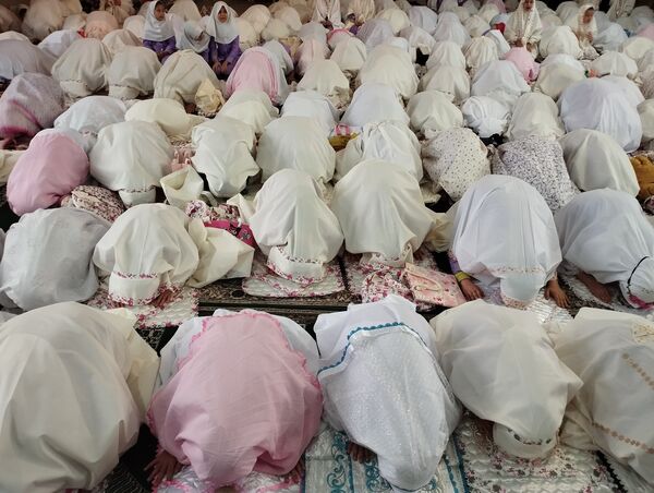 جشن عبادت و بندگی دانش‌آموزان دبستان پیامبر اعظم(ص) شهرستان ملارد 