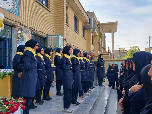 جشن سپاس معلم در هنرستان فنی حرفه‌ای بدیع ناحیه یک