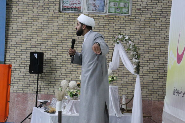 جشن چتری برای آرامش در شهر درق