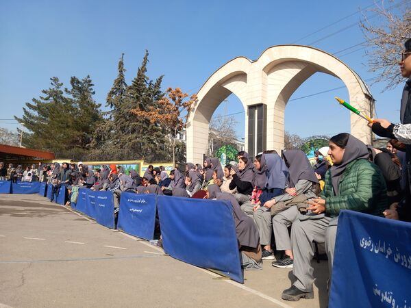 مسابقات بین مدرسه ای جام اقتدار ایران دردبیرستان دوره اول آرمینه مصلی نژاد ناحیه ۶