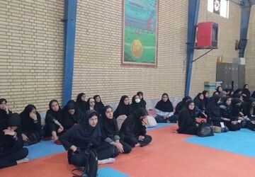 آموزش کار عملی درس آمادگی دفاعی دبیرستان کافیه حسین میرزایی (شاهد)