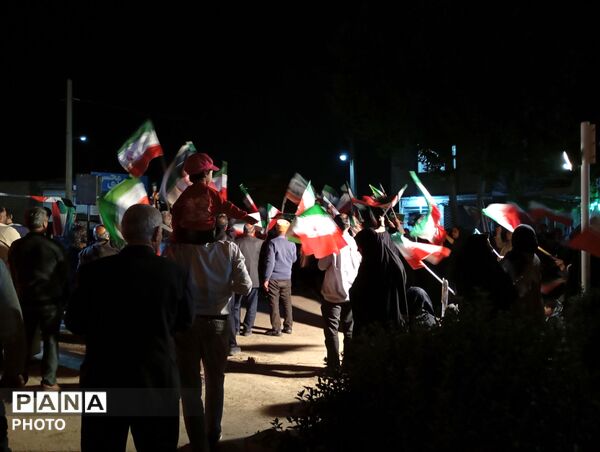 میدان داری  اهالی منطقه22بهمن شرقی