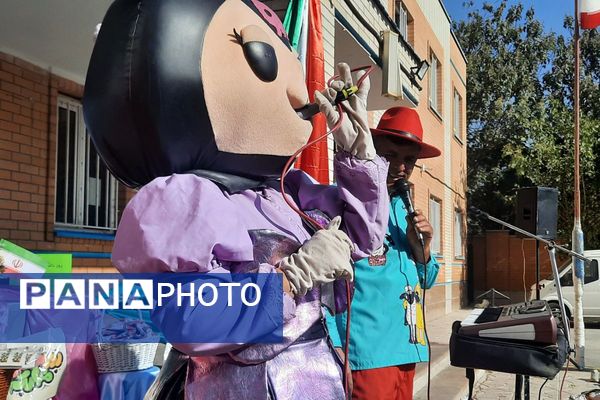 برگزاری مراسم روز دانش‌آموز در مدارس بهارستان‌دو