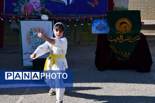  برگزاری مراسم جشن و افطاری با شکوه در دبستان عشایری حاجیه خانم رباب امامی