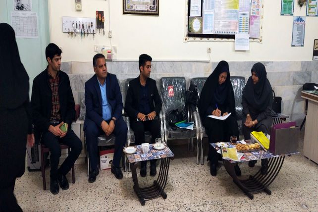 بازدید استانی کارشناس بهداشت از دبیرستان شهید محمدی پور
