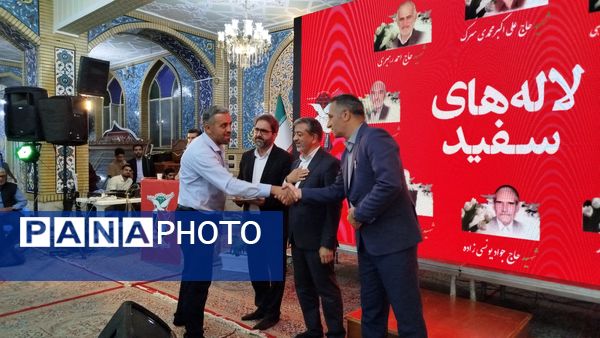 برگزاری آیین لاله‌های سفید در کرج 