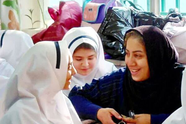 جشن ولادت بانوی دو عالم در دبستان وحیدکیهانی 
