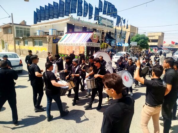 حماسه زنجیرزنی در فدافن؛ عزاداری دهه اول محرم با حضور پرشور جوانان