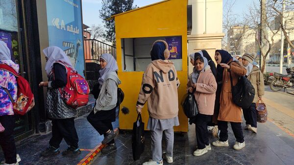 اردوی تفریحی سینما دانش‌آموزان دبستان شاهد حاج تقی آقابزرگ ناحیه یک مشهد