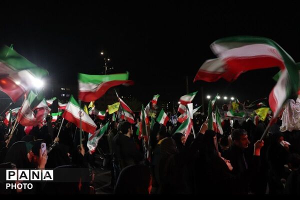  تقدیر از نخبگان آینده‌ساز اسلامشهر، در حاشیه تجمعات شبانه