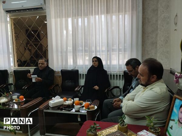 مراسم تجلیل از خانواده شهدا در دبستان شاهد شهید ناصری