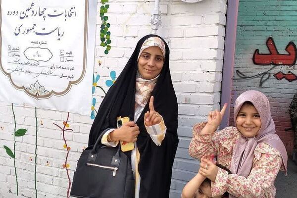 حضور پرشور مردم شهرستان بهارستان دو در دومین مرحله از انتخابات ریاست‌جمهوری