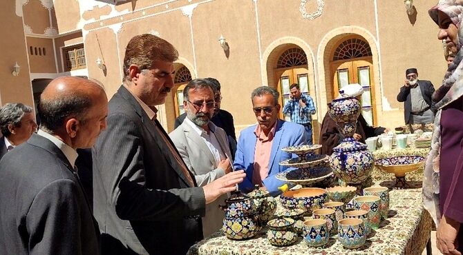 افتتاح بازارچه صنایع دستی در خانه تاریخی آیت‌الله رحیمی زارچ