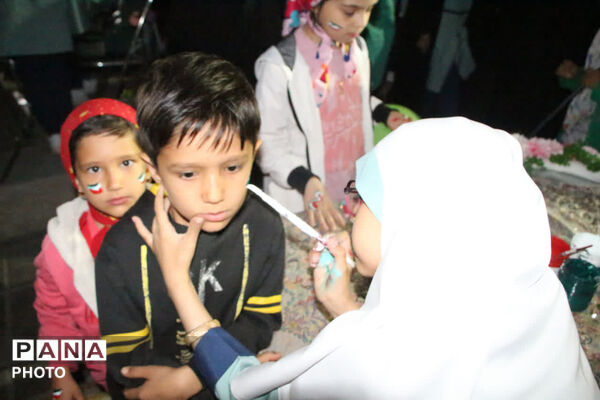 جشن روز دختر در ورودی باغ دولت آباد یزد