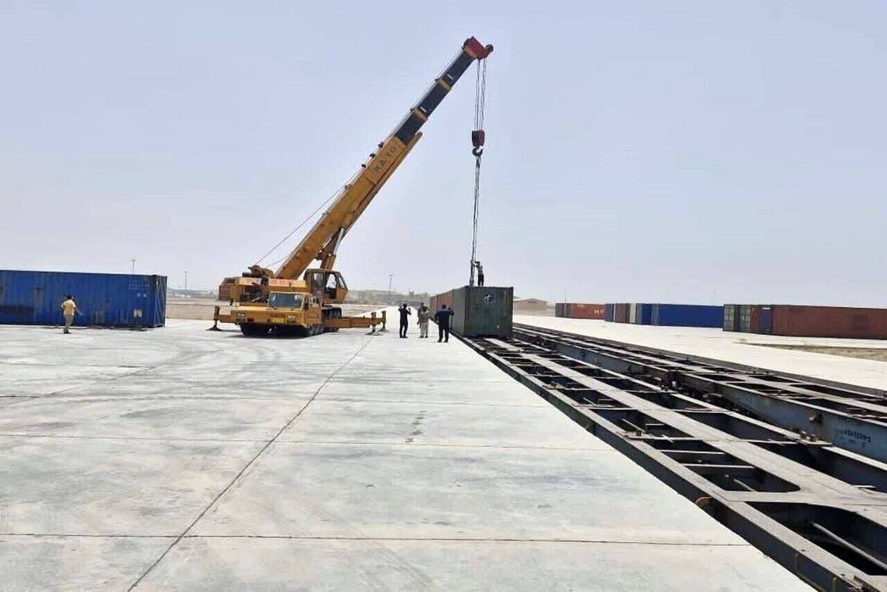 تلاش برای انتقال بدون توقف بار از سرخس و بندرعباس به بندر خشک آپرین