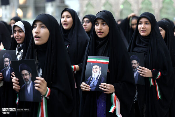 برگزاری همایش بزرگ جمع‌خوانی دانش‌آموزان با اجرای سرود و نوحه حماسی «باید برخاست»