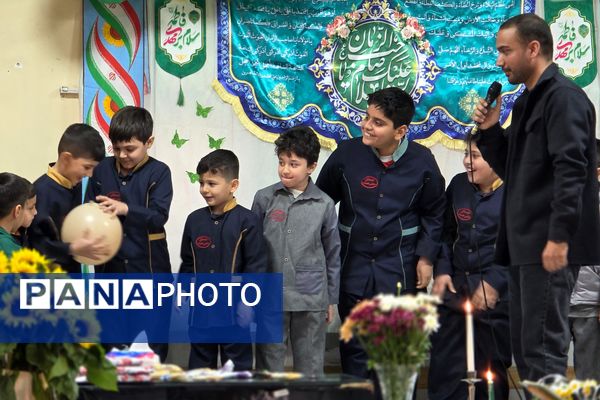 جشن میلاد با سعادت حضرت مهدی موعود(ع)در دبستان حاج همت بهارستان ۲