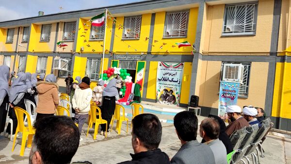 آیین نواختن زنگ انقلاب در دبیرستان نمونه دولتی مهرورزان خواف