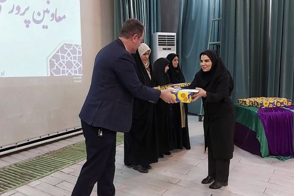 مراسم تجلیل از معاونین پرورشی، مربیان تربیتی و مشاورین مدارس منطقه کهریزک 
