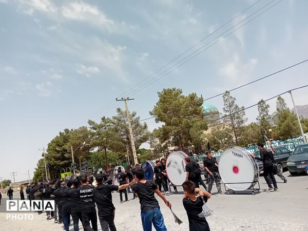 حضور هیئات روستاهای همجوار در امامزاده سید محمد (ع) کاشم