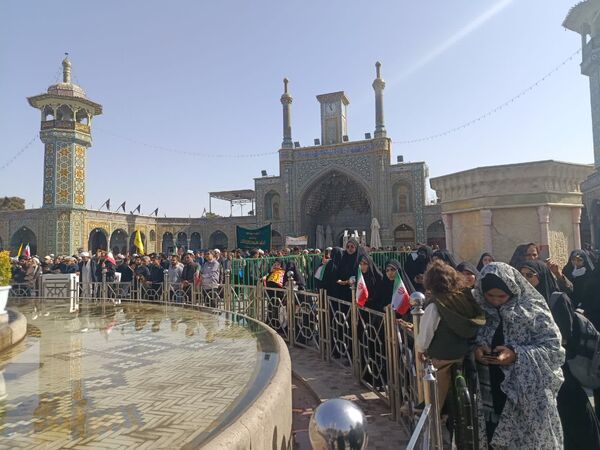 جلوه هایی از حضور مردم قم در راهپیمایی یوم الله 13 آبان