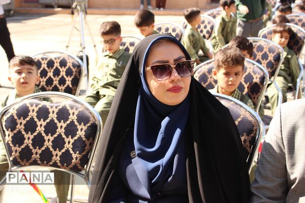 شکوفه‌های امید، مهمانان کوچک مدرسه