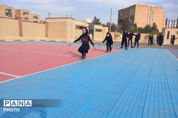پرنیان در مسیر سلامتی؛ آماده شده دانش‌آموزان برای هفته ورزش