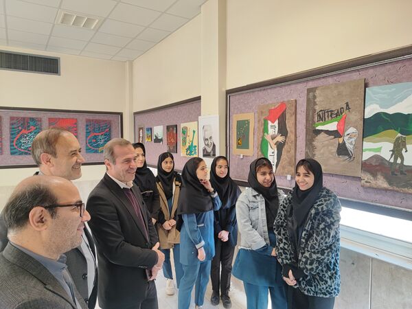 برپایی نمایشگاه گرافیک هنرآموزان هنرستان بصیرت
