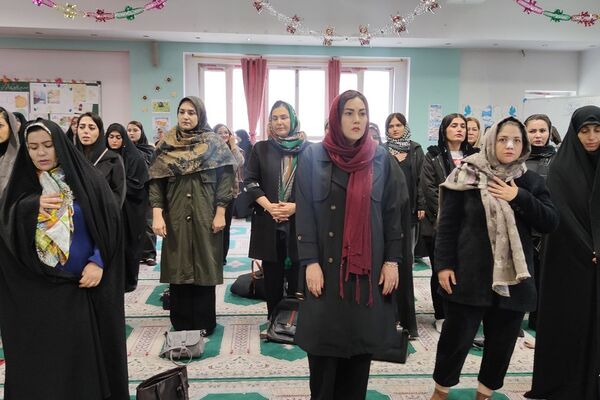 حضور دانش‌آموزان مدارس ناحیه دو شهرری در جشن ولادت حضرت فاطمه (س)