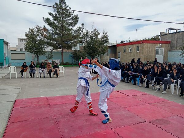 المپیاد‌ ورزشی درون مدرسه ای در دبیرستان فاطمیه