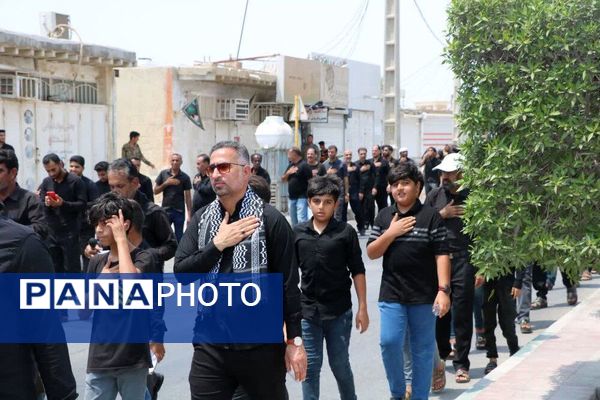 دسته‌روی عزاداران شهرستان بندرخمیر در آیین تاسوعای حسینی