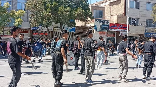 مراسم عزاداری و زنجیر زنی به مناسبت شهادت امام حسن عسکری«ع»