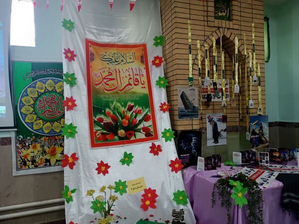 برگزاری مراسم انجمن اسلامی و مدرسه مقاومت در دبیرستان ایثار