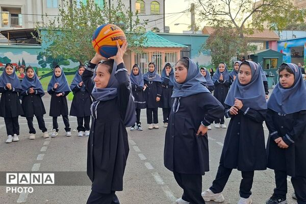 جام مهر ایران در مدرسه دکتر حافظی