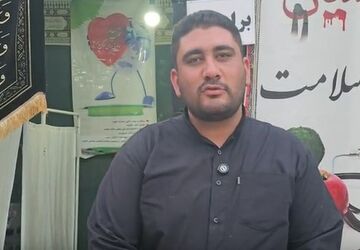 واکنش مردم به حضور رهبر انقلاب در مراسم عزاداری سید و سالار شهیدان