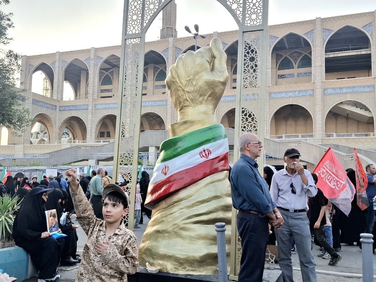 شبستان مصلا دوباره لبریز از عشق شد؛ بزرگداشت چهلم رهبر شهید انقلاب