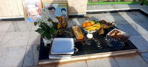 دومین شب چراغ برات در امامزاده و گلزار شهدای روستای مهدی آباد خلیل آباد 