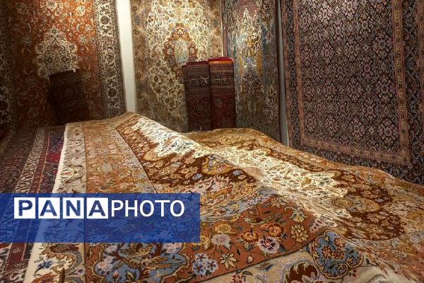 بازدید از بازار قدیمی فرش مشهد به‌مناسبت روز ملی فرش