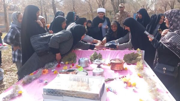 جشنی شاد و رنگین برای بانوان هنرمند شازند