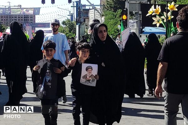  وداع با رهبر شهید در جوار بارگاه رضوی