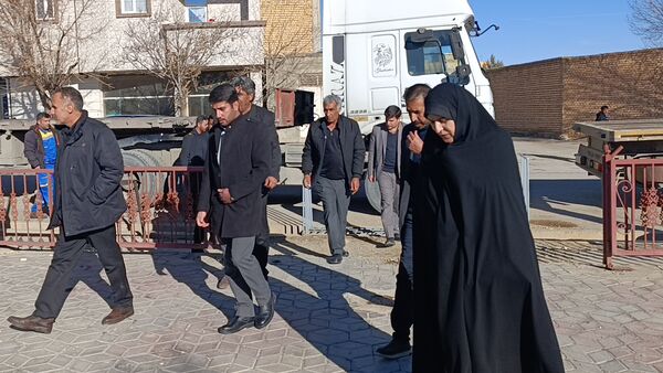 گلباران قبور شهدای شهر سفیددشت به مناسبت دهه فجر