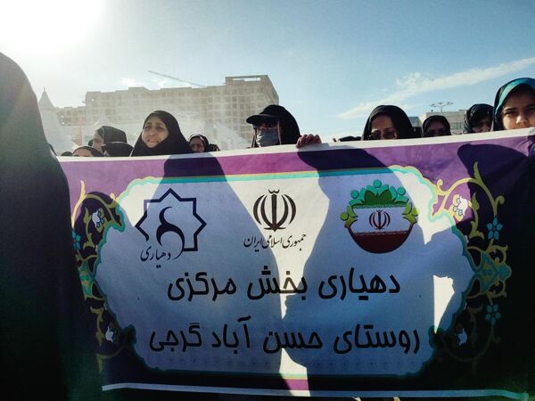 راهپیمایی خانوادگی گرامیداشت روز عفاف و حجاب در میدان شهدا مشهد 