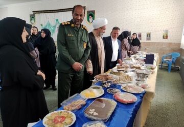 پیوند تغذیه سالم و سلامت روان در جشنواره غذای آموزشگاه خلیج فارس و نمونه فدک مروست