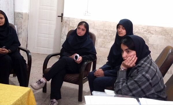 اولین جلسه همیاران مشاور در دبیرستان فاطمیه