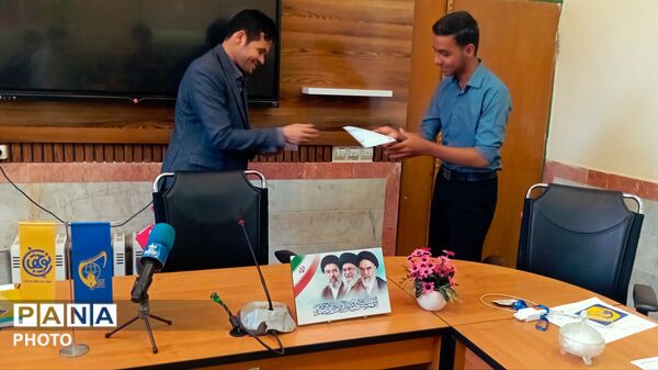 هم اندیشی اعضای انجمن اسلامی دانش‌آموزی با حضور معاون پرورشی و تربیت بدنی زاوه