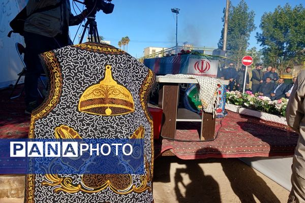 تشییع شهید قهرمان بر دستان پهلوانان خوزستان