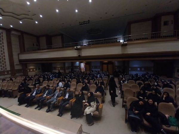 جشن روز دختر در هنرستان امام حسن مجتبی(ع) با حضور مسئولان ناحیه ۶