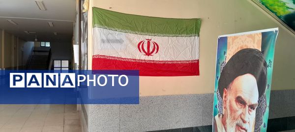 آموزشگاه فاطمیه جیرفت به استقبال «دهه فجر»